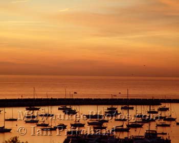 Photograph of McKinley Marina from www.MilwaukeePhotos.com (C) Ian Pritchard